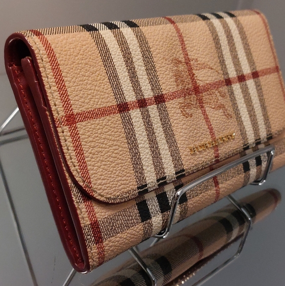 Burberry Haymarket Check wallet - Picture 2 of 16